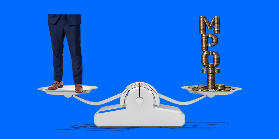 Взносы за директора на 0,5 ставки надо платить с целого МРОТ