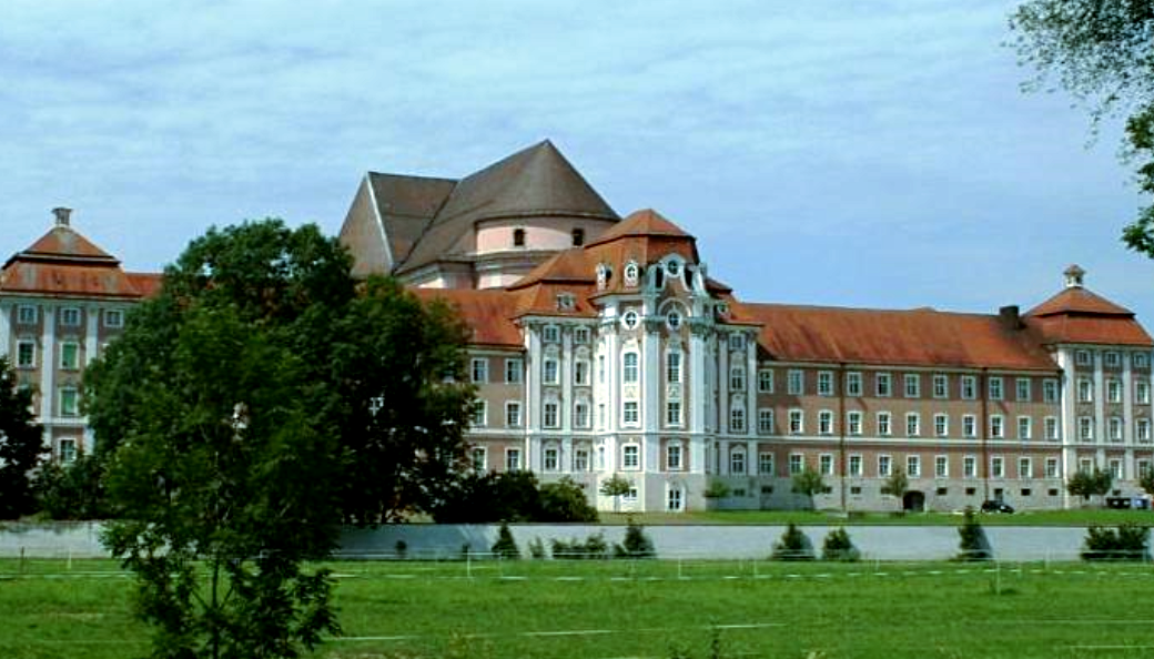 Бенедиктинская обитель времён Средневековья.