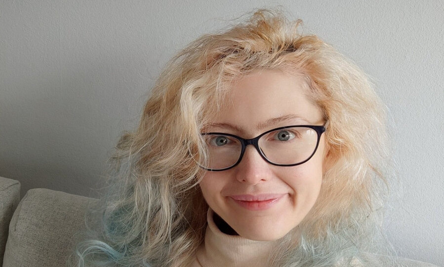 Светольда лишилась своей фирменной улыбки! Зато теперь может посылать воздушные поцелуи