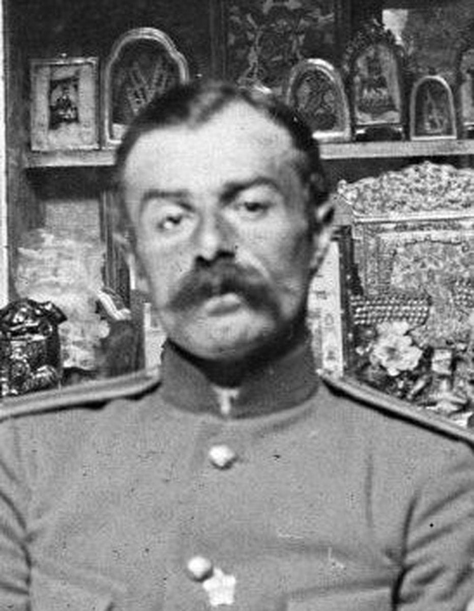 Это – Габаев, Памятника которому нет даже в проекте