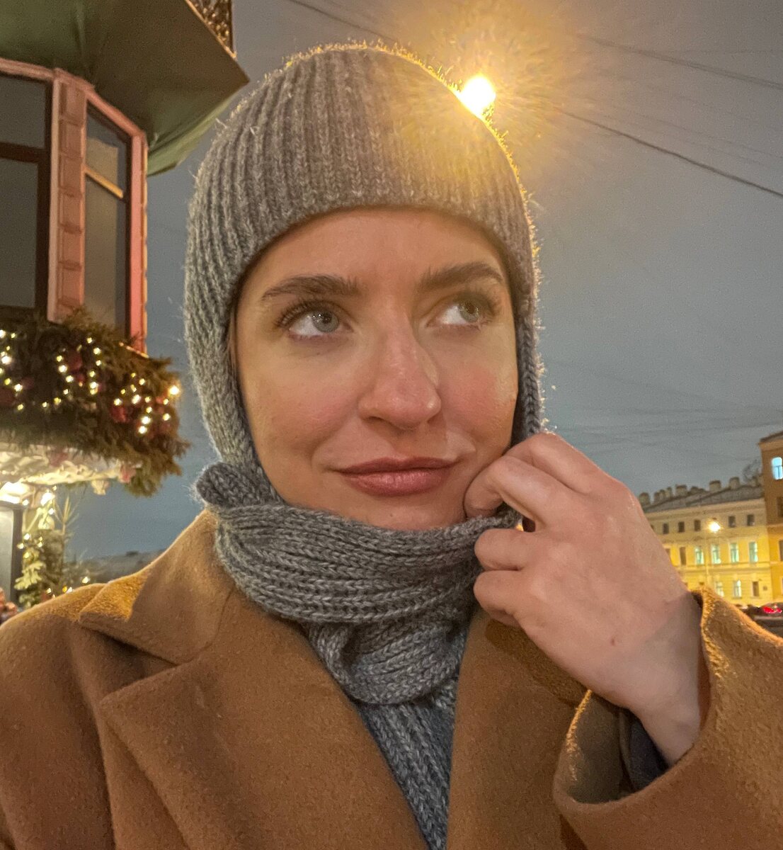 Мечтаю о синнабоне. Кстати, удачно уложила брови, нравится)