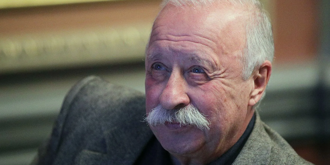 Тишина, спокойствие, а главное — простота: Смотрим сказочный дом многолетнего ведущего «Поле чудес» Леонида Якубовича