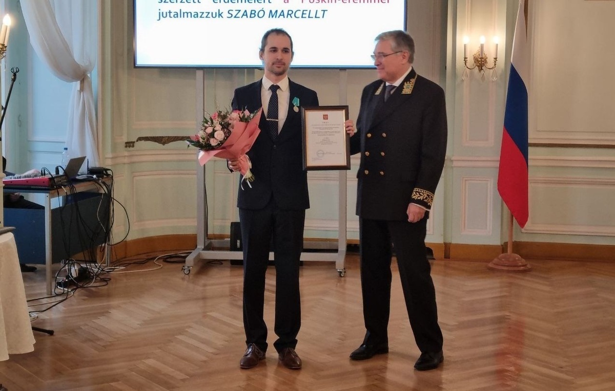    Марцелл Сабо и посол РФ в Венгрии Евгений Станиславов  Иван Лебедев /ТАСС