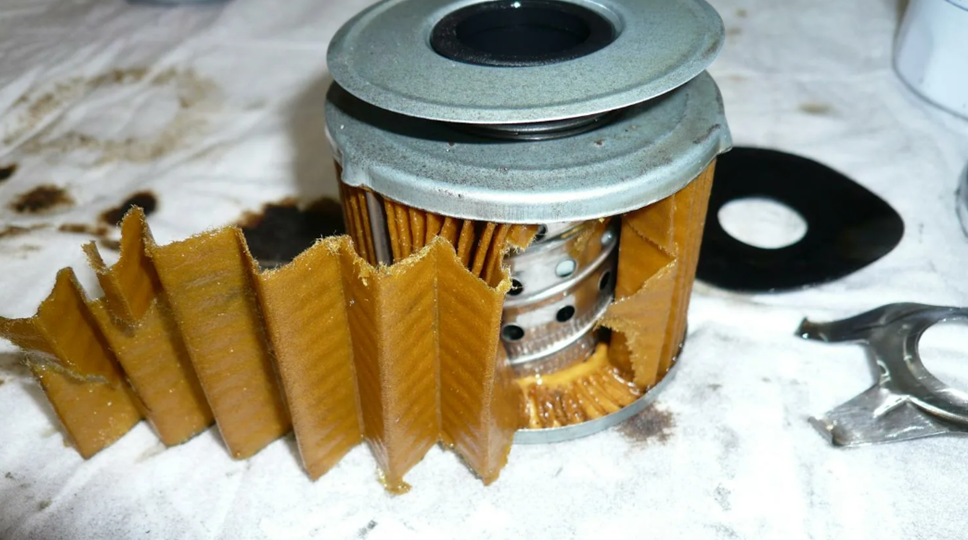 Заливать масло в фильтр при замене или нет. Вечная тема споров автомобилистов (даю ответ)