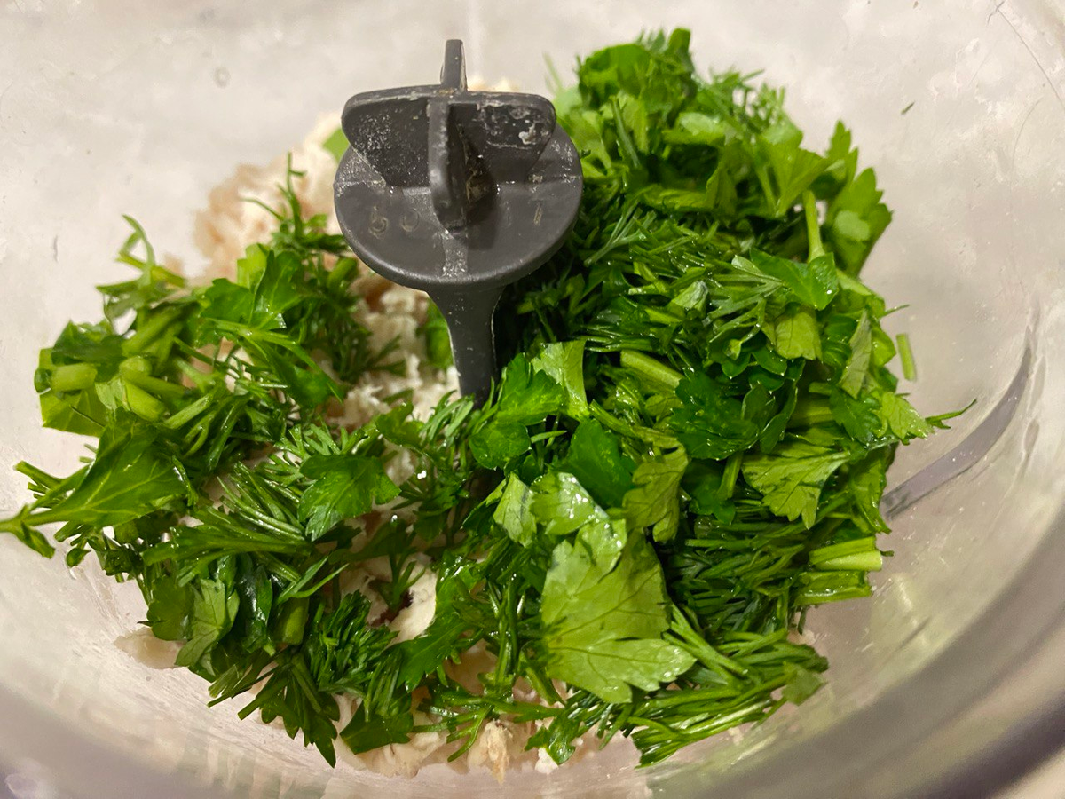 Приготовление сочных  маффинов из филе грудки птицы. Фото автора