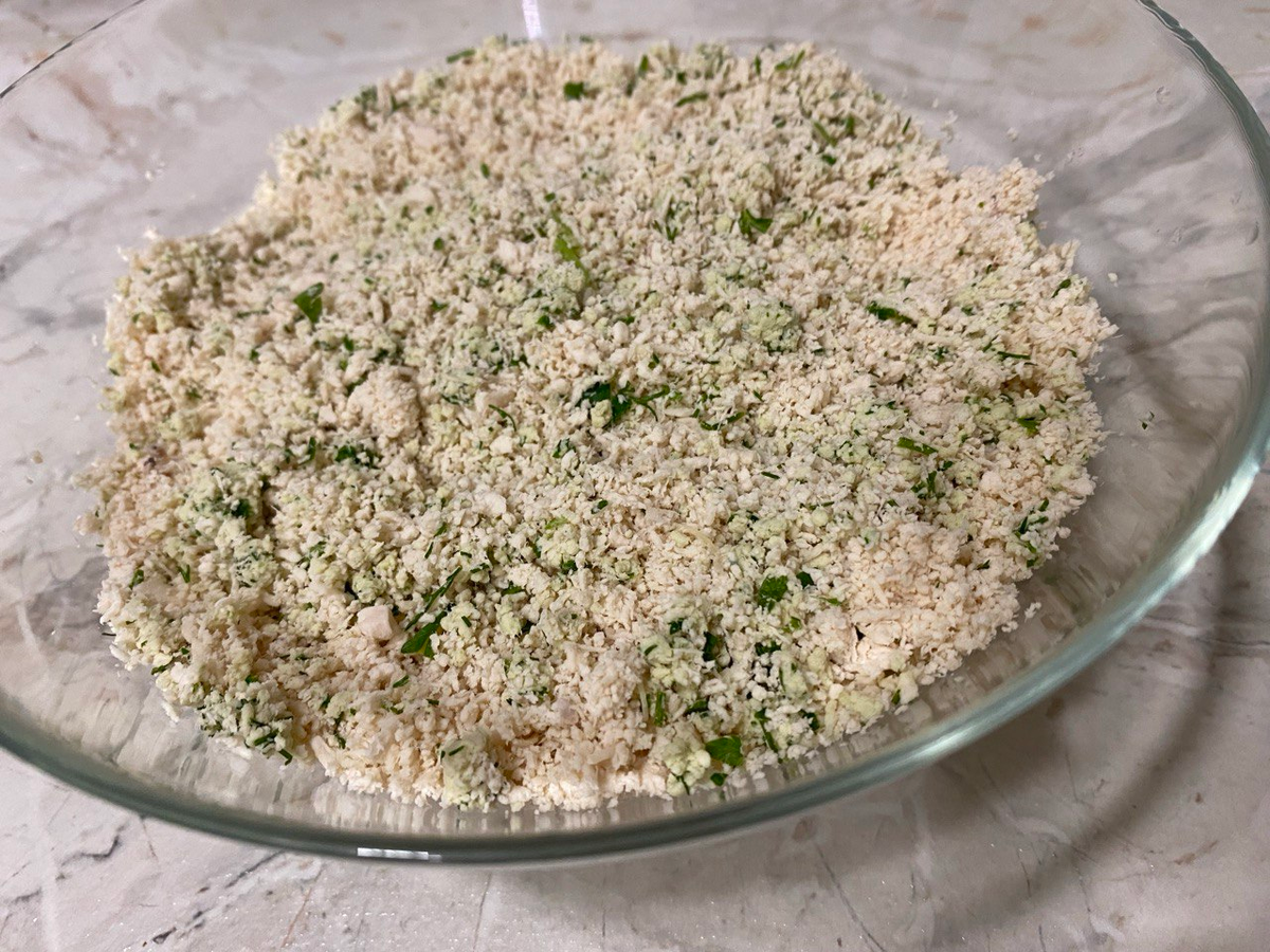 Приготовление сочных  маффинов из филе грудки птицы. Фото автора