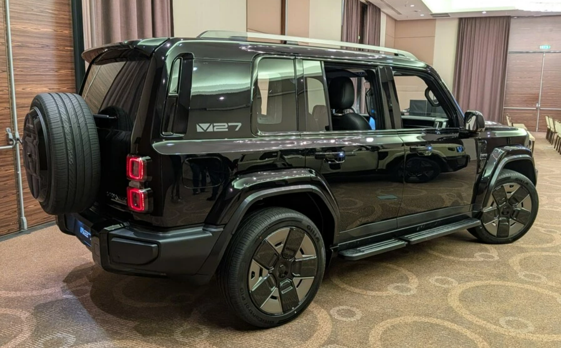 Новый внедорожник в стиле Land Cruiser готовится к выходу на рынок РФ. Уже известна предварительная стоимость. Источник иллюстрации - Сергей ЗАХАРОВ (ЗахароV)