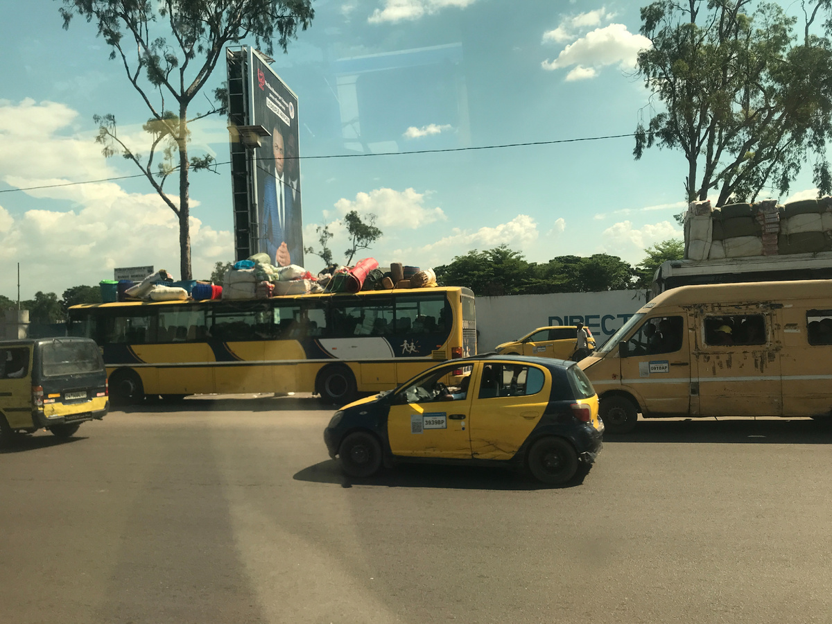 на улицах города