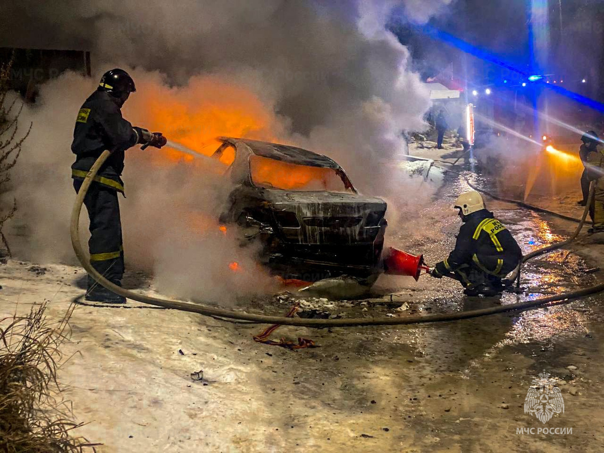    В Югре горят автомашины: 140 пожаров, 6 человек пострадали с октября прошлого года