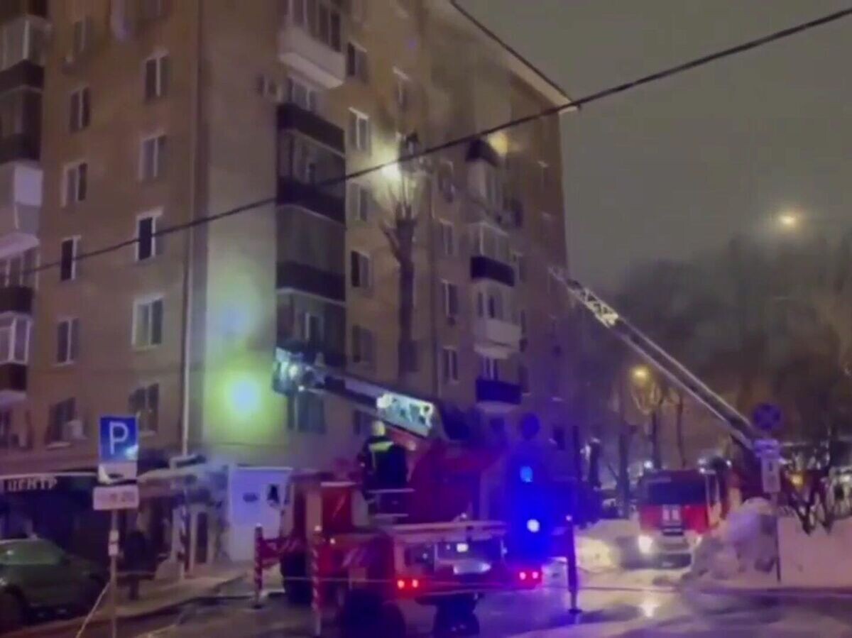    Спасение людей из горящего дома в центре Москвы | © МЧС РФ