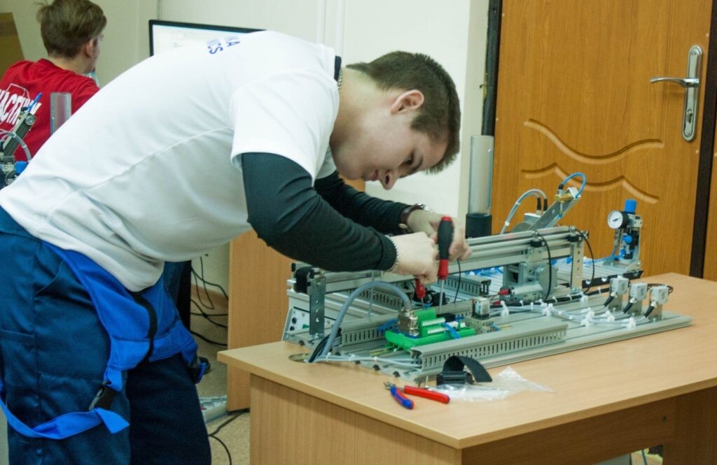    В Югре официально стартовал новый чемпионатный сезон «Профессионалы»