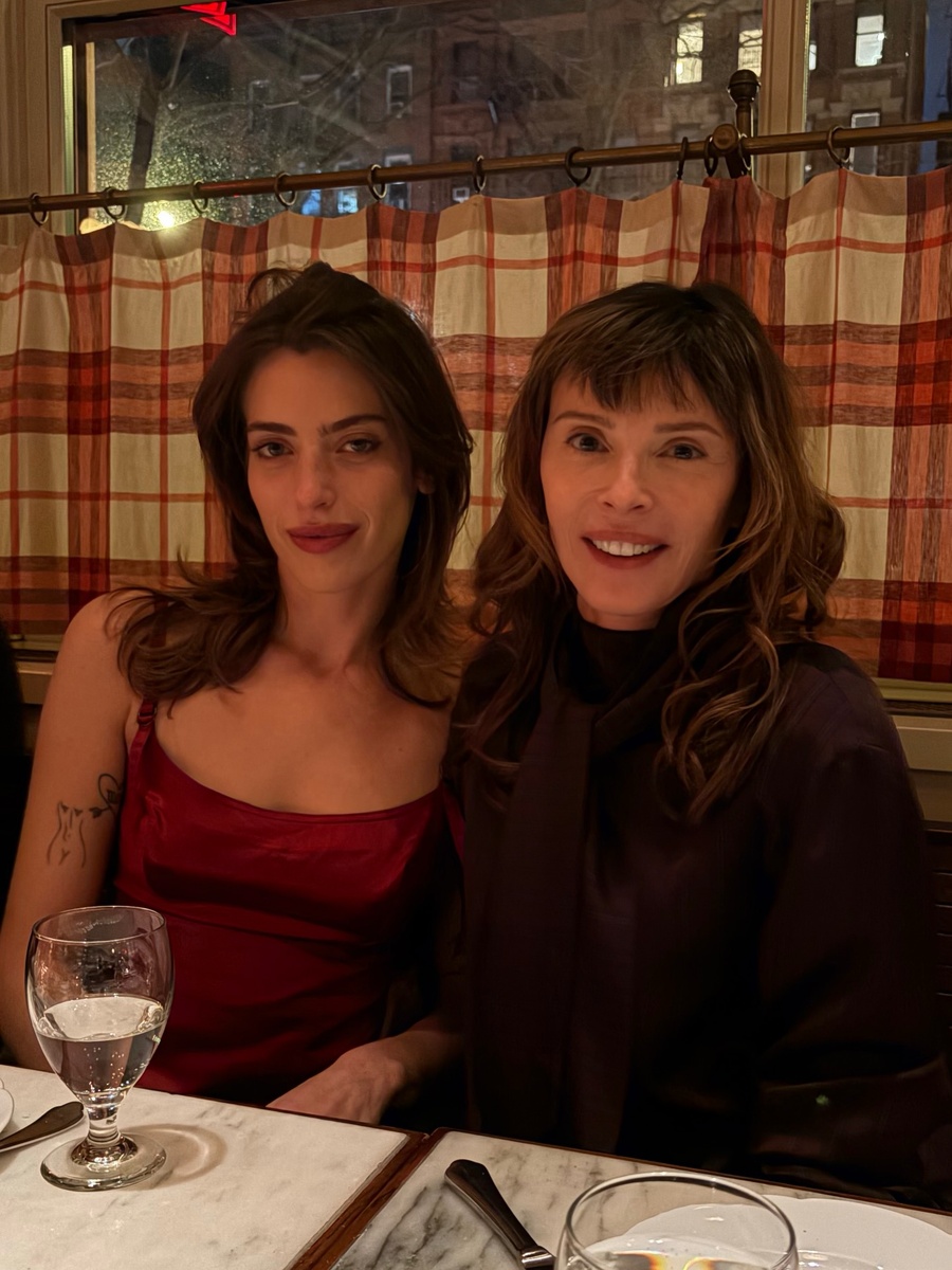 Клара с матерью Ив Макгрегор