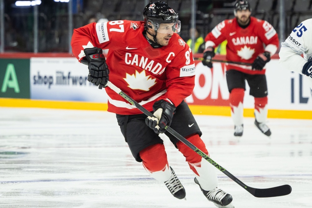    Двукратный олимпийский чемпион и капитан сборной Канады Сидни Кросби приехал в Милан за третьим золотом. / GettyImages