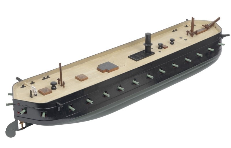 Модель плавучей батареи «Тандерболт».
