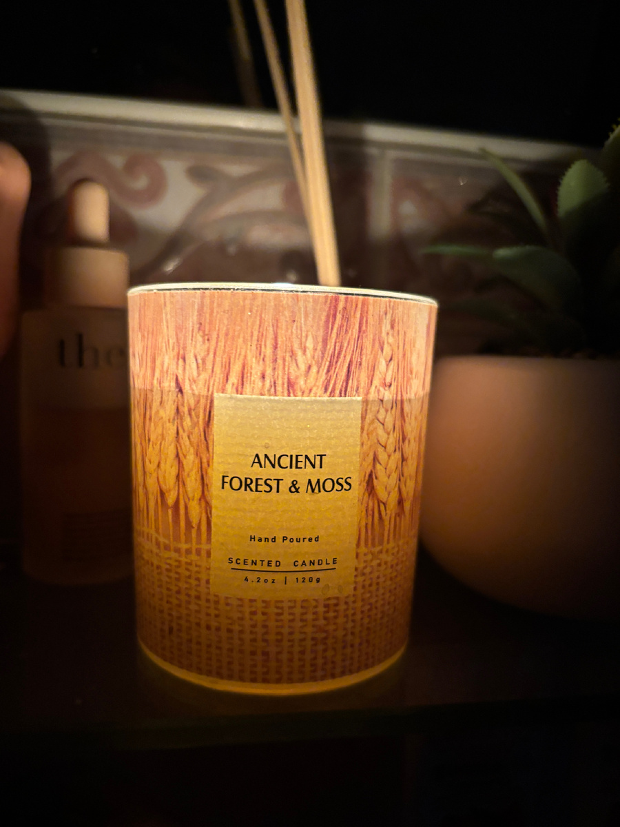 Фото автора. Хорошо, что у меня везде есть декоративные свечи ))