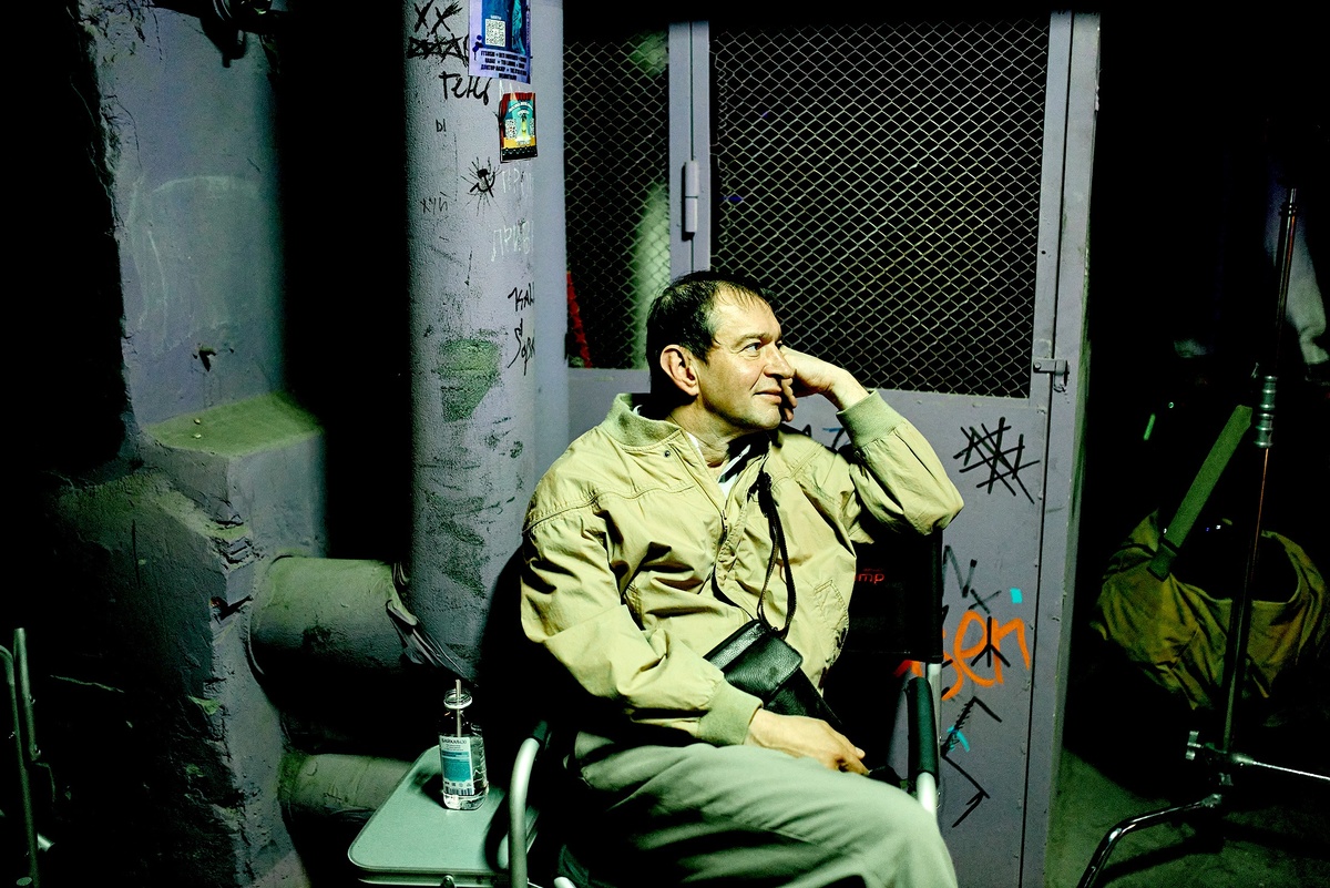    Константин Хабенский в роли дяди Юры совершает чудо, создавая убедительный образ без единого слова. / "Вольга"