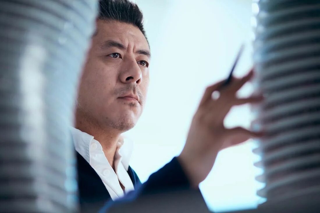 Ма Яньсун (кит. 马岩松; англ. Mǎ Yánsōng) — китайский архитектор, теоретик архитектуры, дизайнер.Лидер бюро MAD Architects