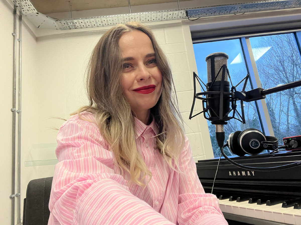 Юлия Кантонистова - вокалистка, музыкант, педагог, автор обучающих курсов вокала, MMus