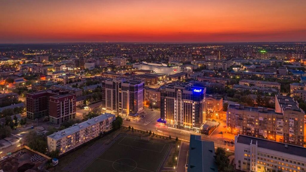     В пограничных с Беларусью и Казахстаном регионах (например, Оренбургская область) сбои были выражены слабее