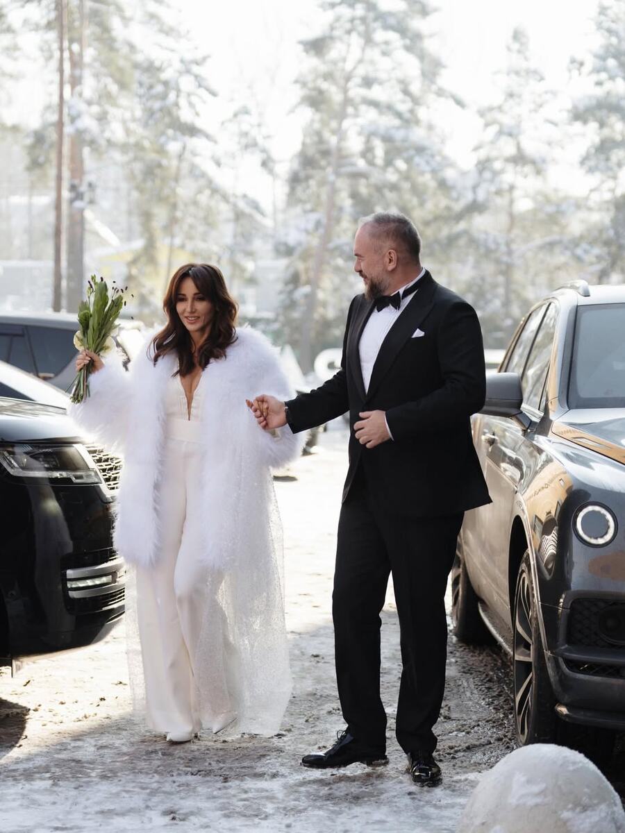    Анфиса Чехова и Александр Златопольский сыграли свадьбуСоцсети Анфисы Чеховой и Александра Златопольского