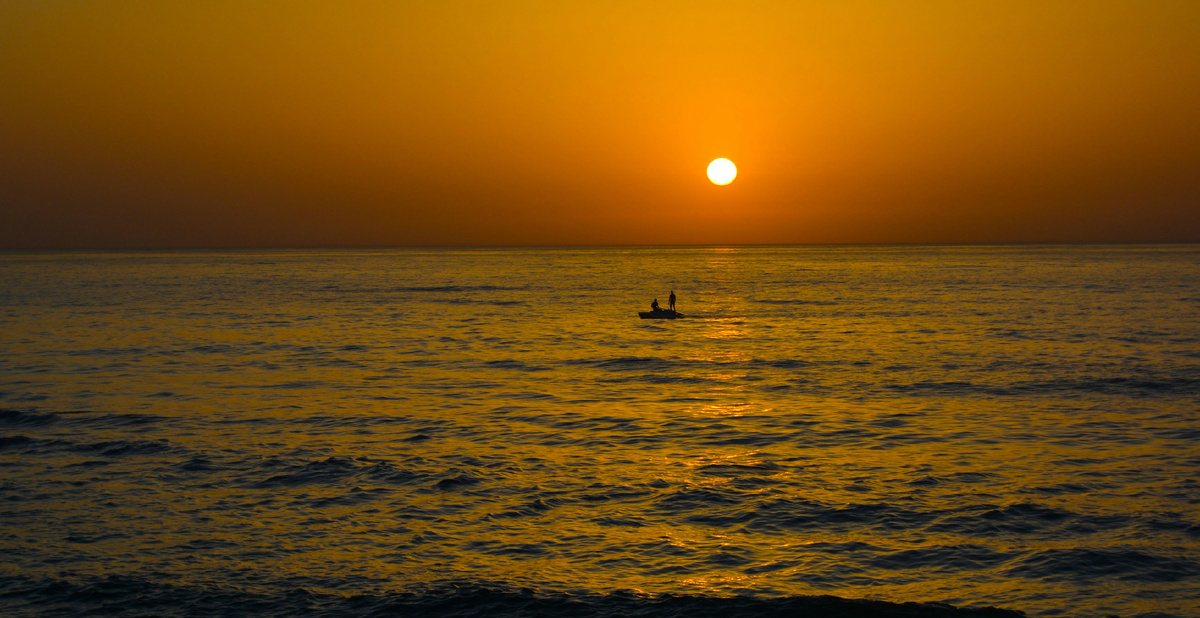 Средиземное море. Автор фото Mohamad Sameh на Unsplash