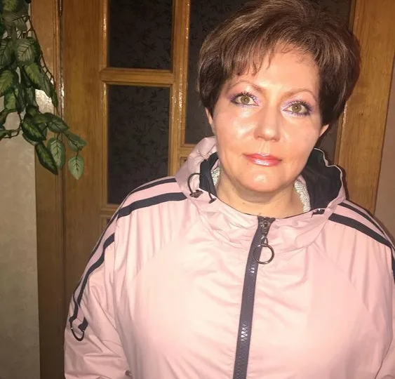 "Твоя мама опять приехала без предупреждения". Муж сказал это через сжатые зубы - и я впервые за 19 лет брака испугалась его взгляд