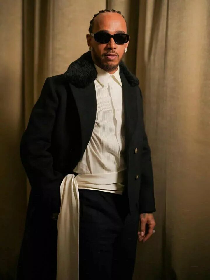 Льюис Хэмилтон📷
