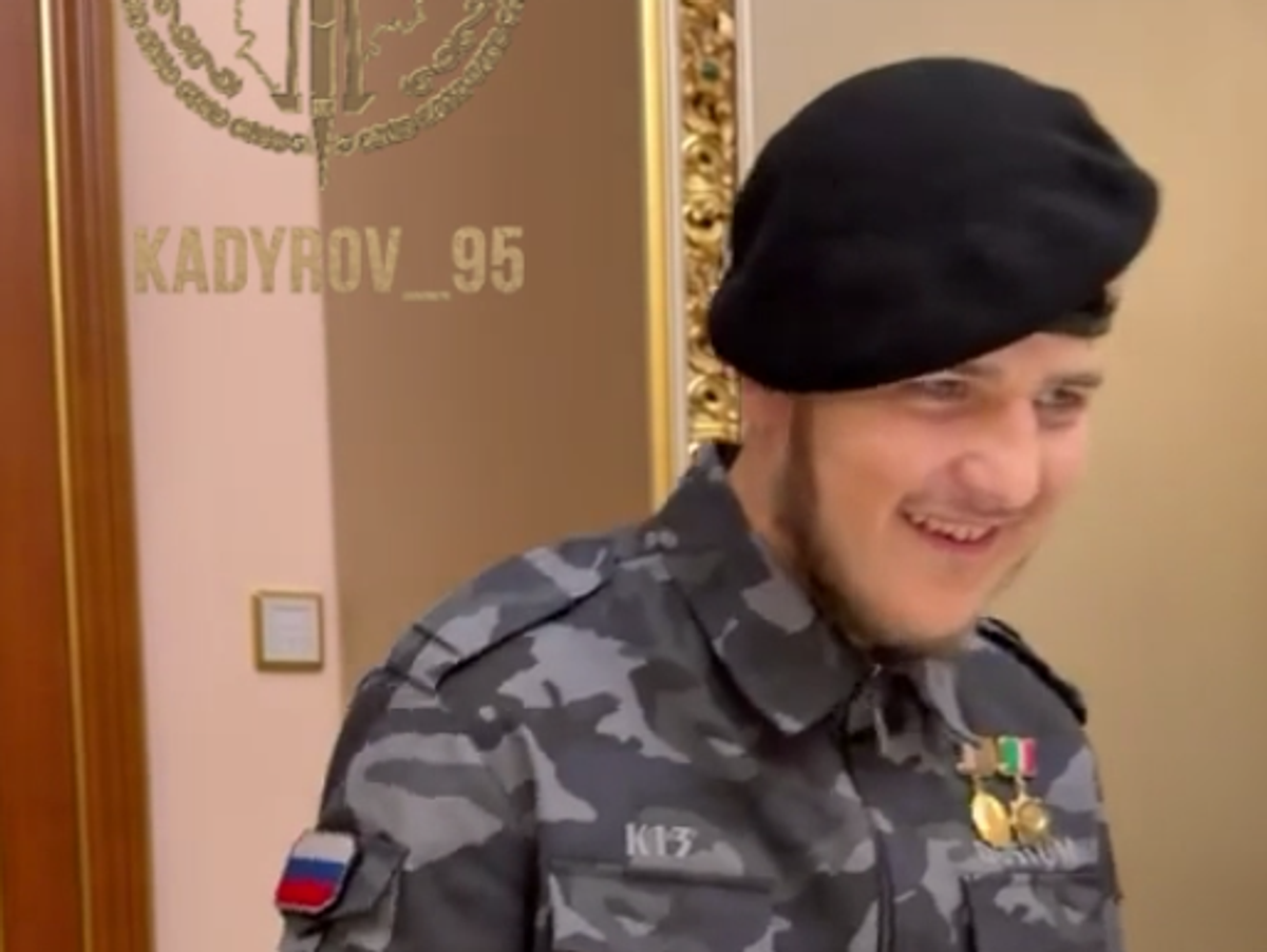    Кадр ужина с Адамом Кадыровым, опубликованный Рамзаном Кадыровым | © Фото : Рамзан Кадыров