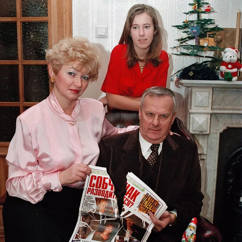    Юная Ксения Собчак с родителями: Анатолием Собчаком и Людмилой Нарусовой.