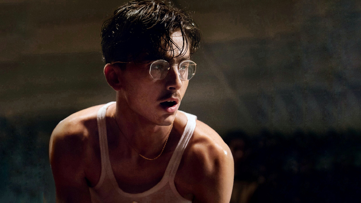 Кадр из фильма «Марти Великолепный», 2025 год, режиссер Джош Сафди