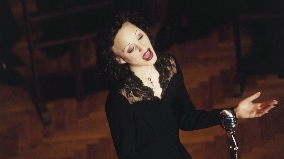 Кадр из фильма «Жизнь в розовом цвете», 2007 год, режиссер Оливье Даан