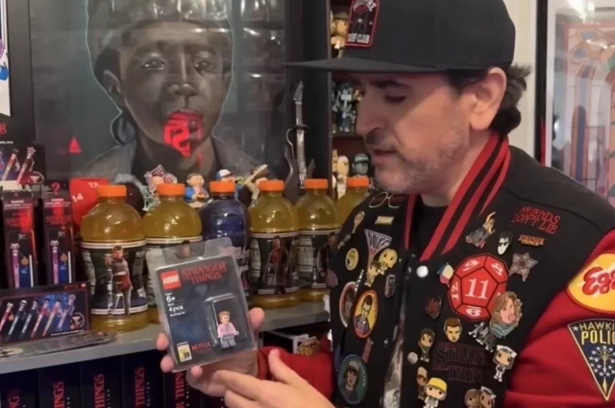    Поклонник «Очень странных дел» собрал рекордную коллекцию по сериалу