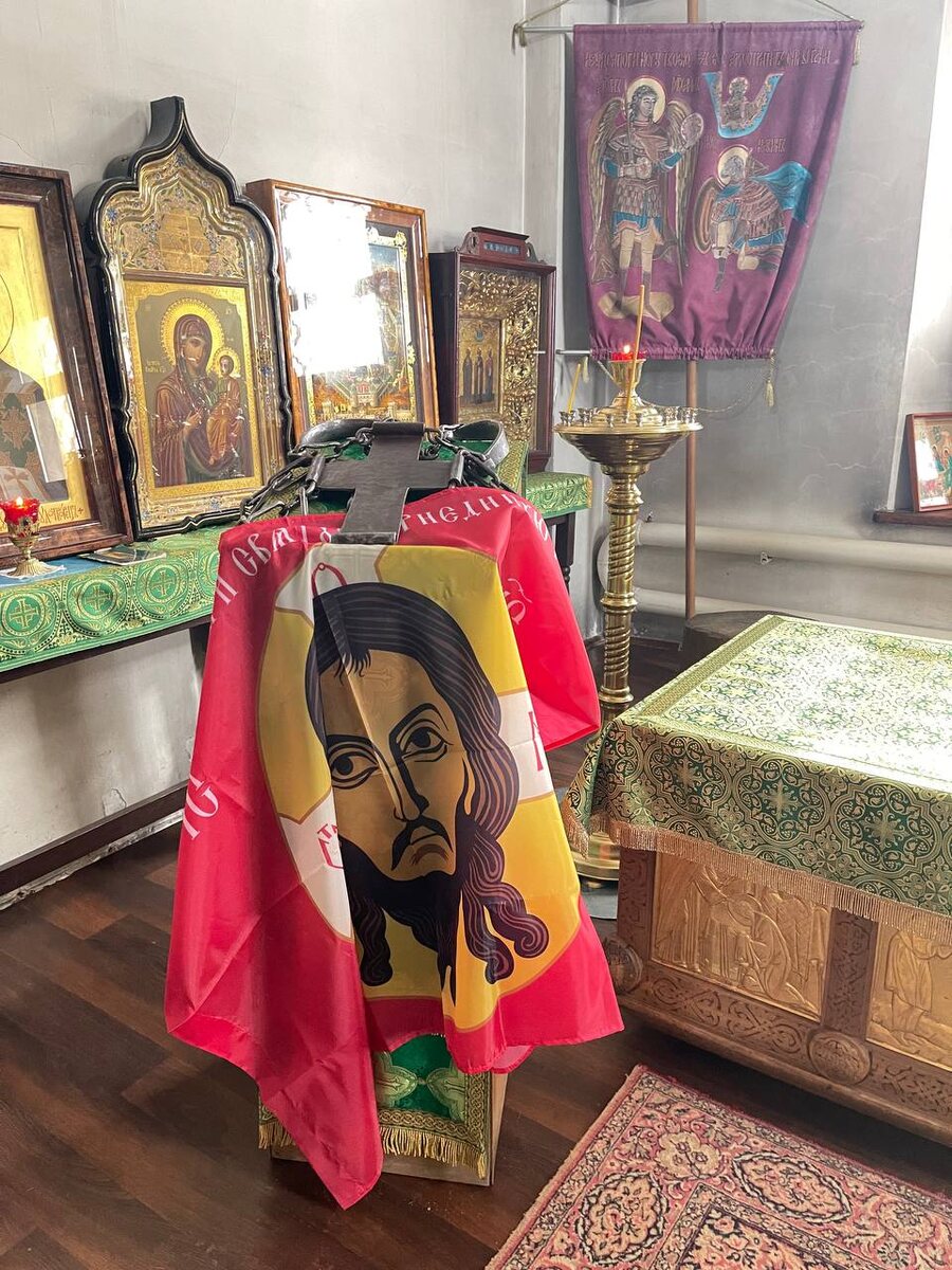 Вериги преподобного Иринарха и знамя Руси Триединой