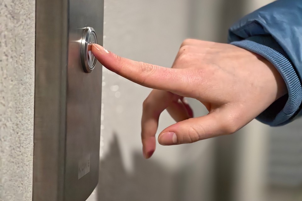    Женщину вместе с малышом доставили в больницу. Алексей БУЛАТОВ