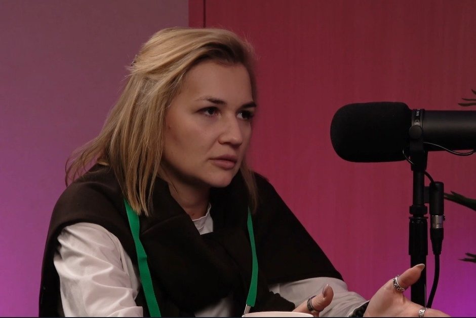    Переход Евгении Умен в Ташкент не просто смена работы, а трансфер целой философии построения IT-систем. скриншот из видео «Как архитектору объяснить важные решения? Евгения Умен» с канала «ScrumTrek»