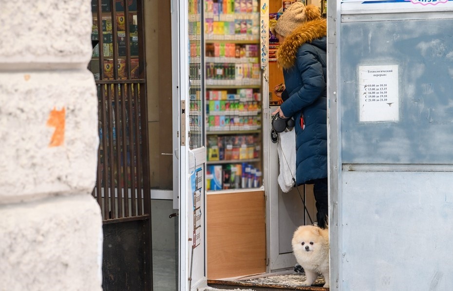    Магазинам вейпов не нужна большая площадь, поэтому они появляются где угодно Автор фото: ТАСС