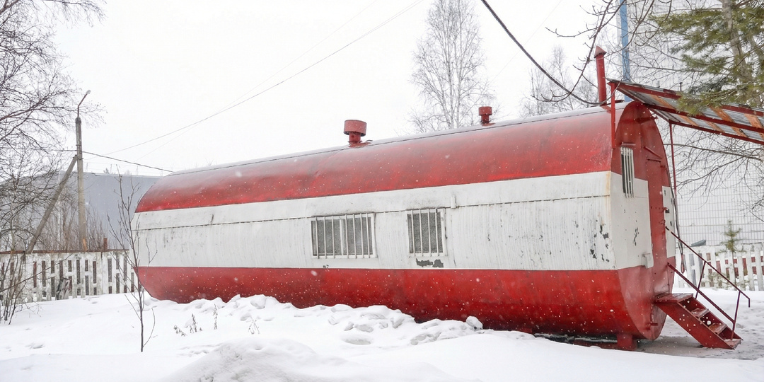 Друг показал дом-бочку, в которой прожил 7 лет. Мне стало неловко за свою «тесную» трешку