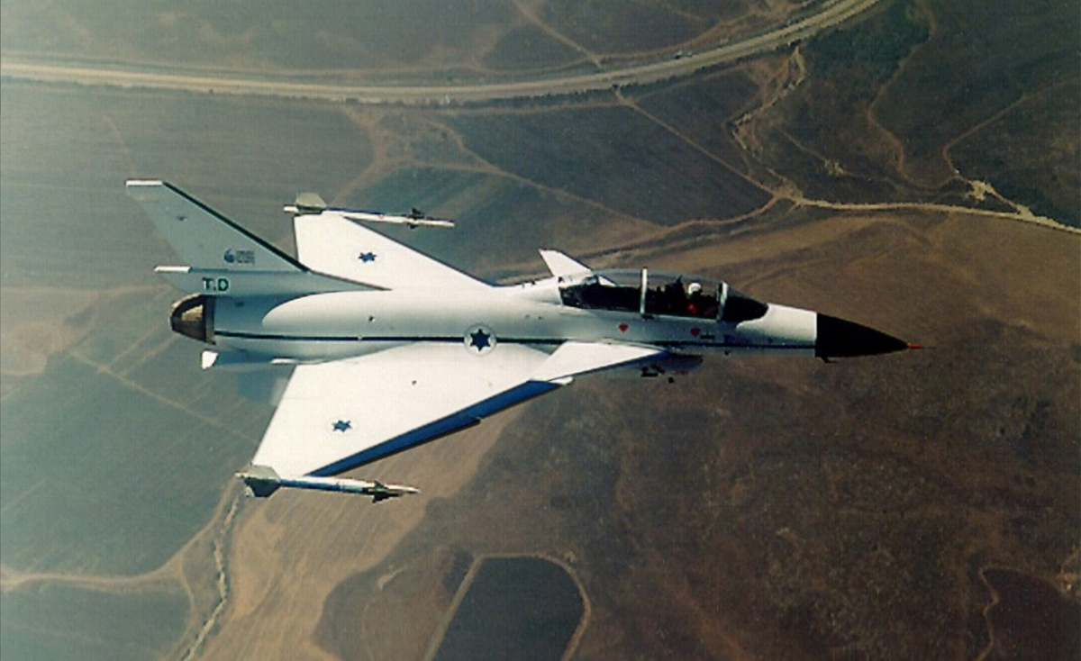 Один из прототипов Лави на летных испытаниях