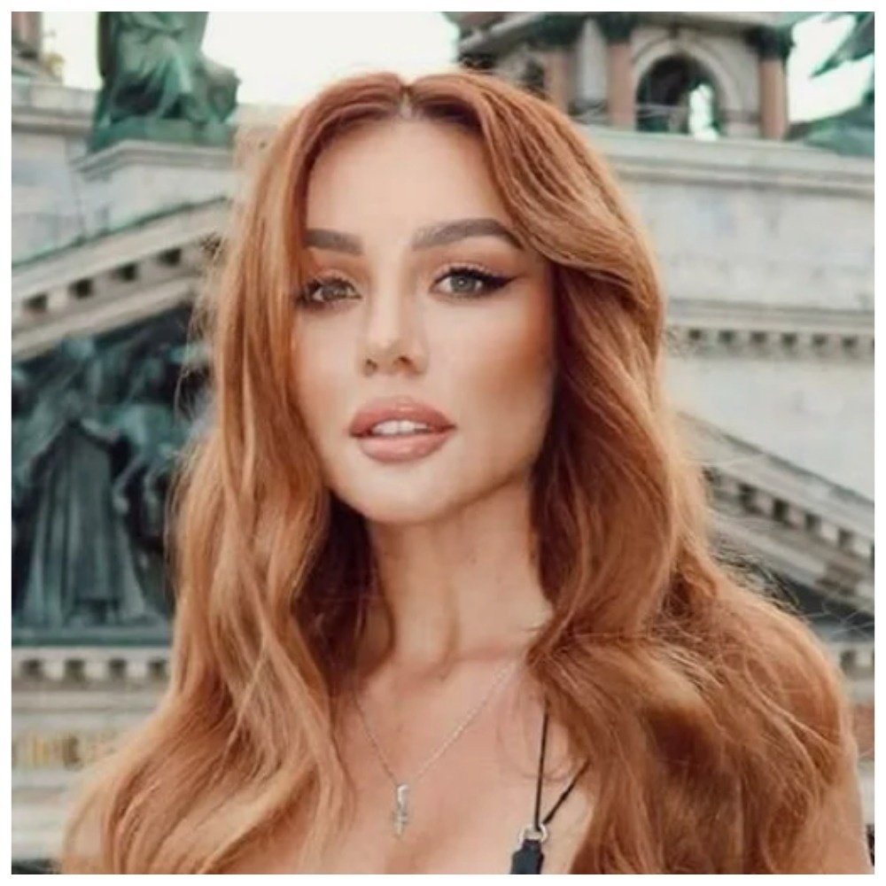 Седоковой около 45 лет и трое детей. Лолита из нее с натяжкой