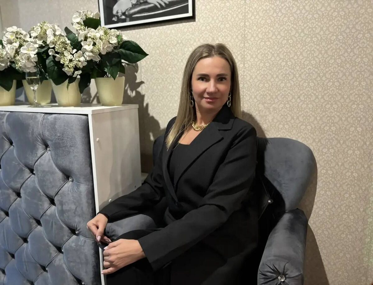 На фото автор Дзен-канала, Ирина Князева, карьерный консультант №1 по мнению ведущего отраслевого сервиса HRTIME