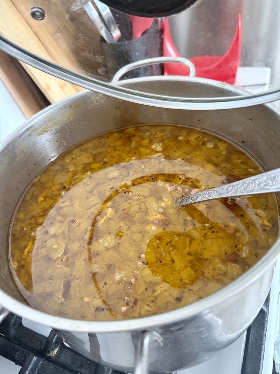 Это, правда, не борщ, но тоже вкусно.