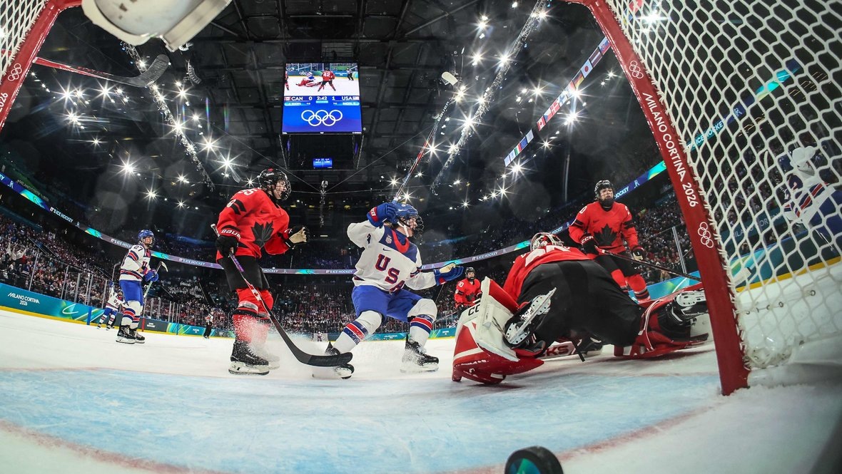    Голкипер сборной Канады Анн-Рене Дебьен. AFP