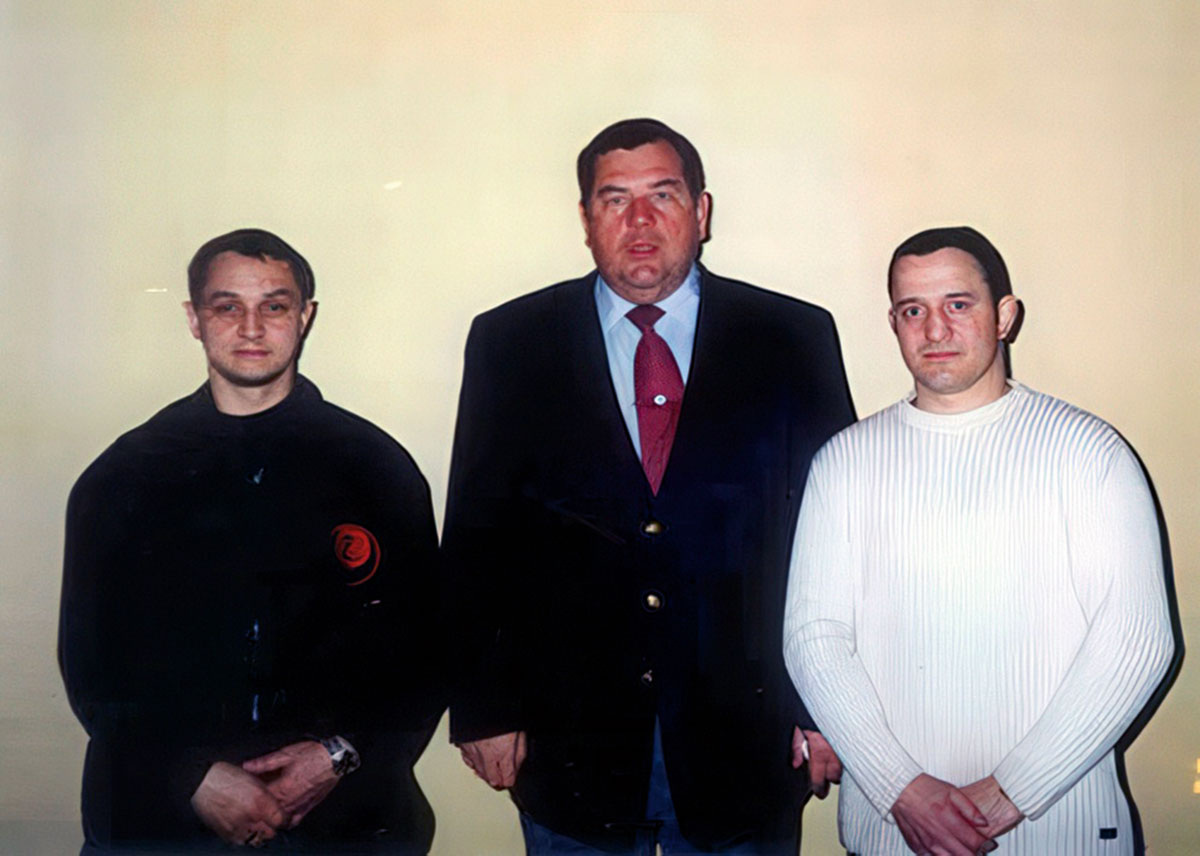 О. Авдыш, В.Б. Шестаков, Ю. Труфанов. Санкт-Петербург, 2004 год