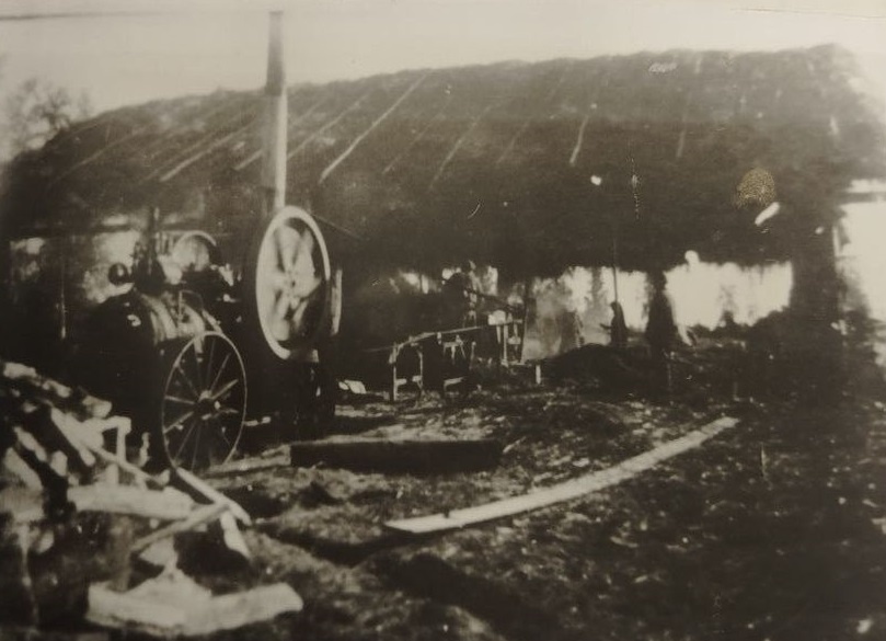 На токах молотили хлеб. Фото Рыжаков А.М.