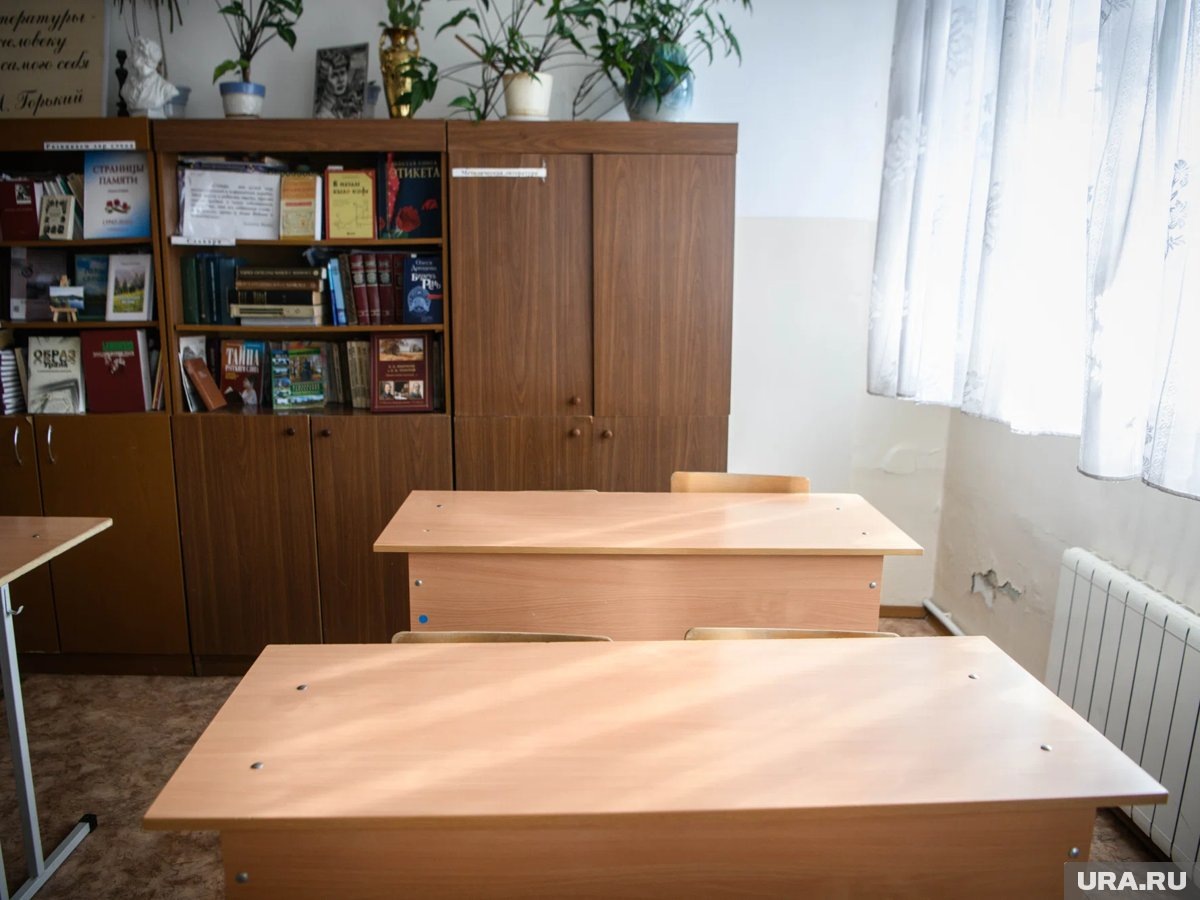     В 10 городах Югры школьники останутся дома