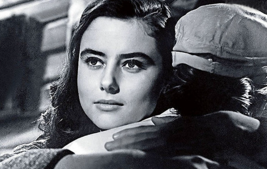 Влюбилась в соседа по дому