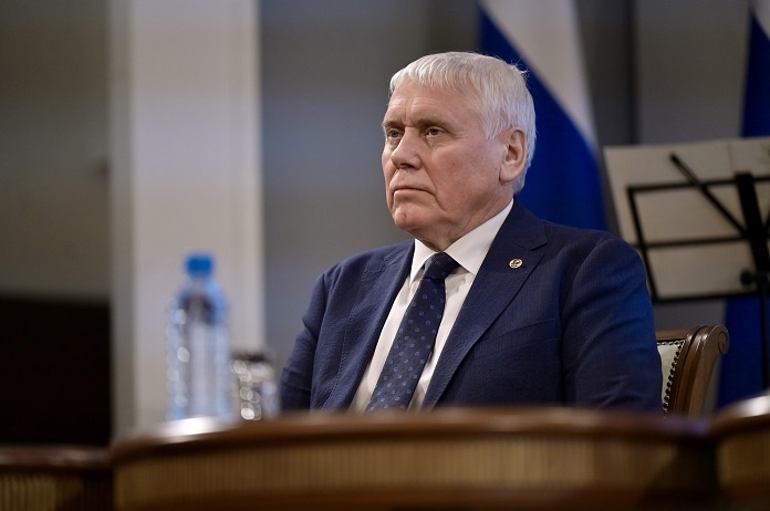    Александр Латышев на вручении Демидовской премии. Фото департамента информационной политики Свердловской области