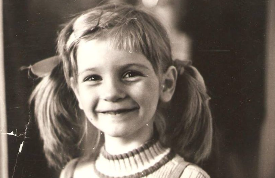 Анна Ардова в детстве