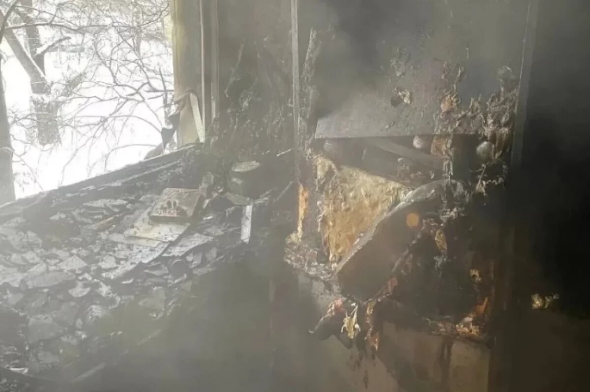    При пожаре в челябинской многоэтажке эвакуировались 20 человек