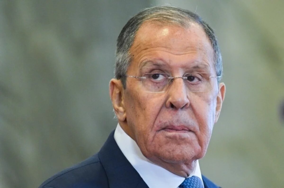    Лавров назвал Макрона жульем
